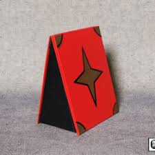 MINI TRIANGULAR BOX MAGIC
