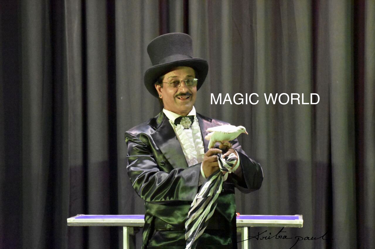 Magician Suvransu at Magic World Prog