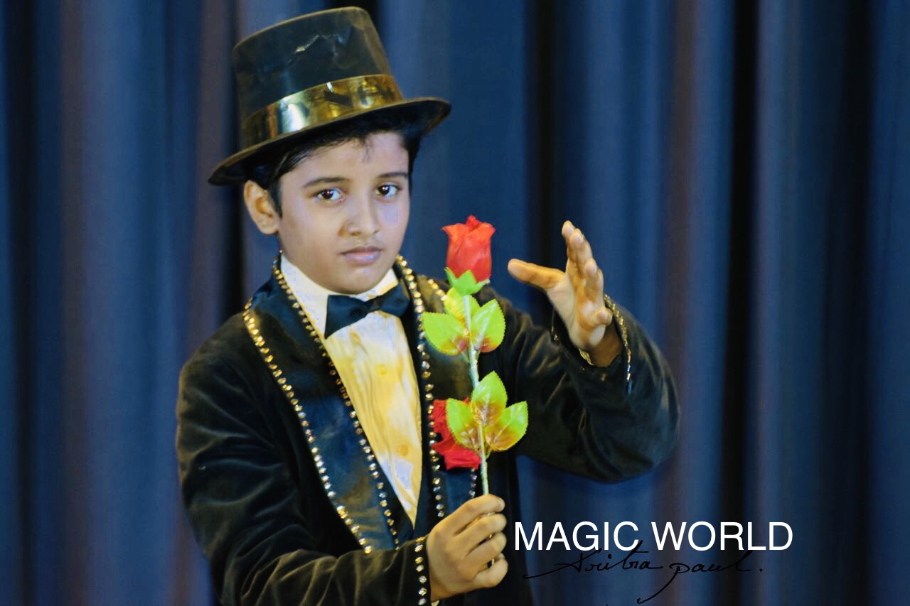 Magician Anirban Paul at Magic World Prog
