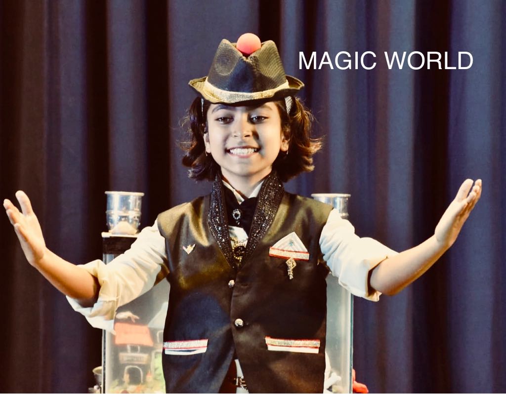 Magician Moon Saha at Magic World prog