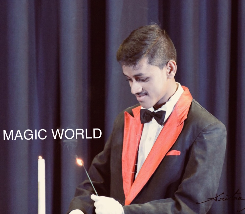 Magician R.K.Singh at Magic World Prog