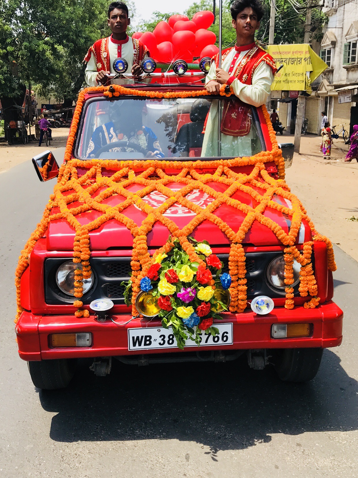 World Best Magician A Sarkar performed Blind Fold Car Drive af Raniganj India