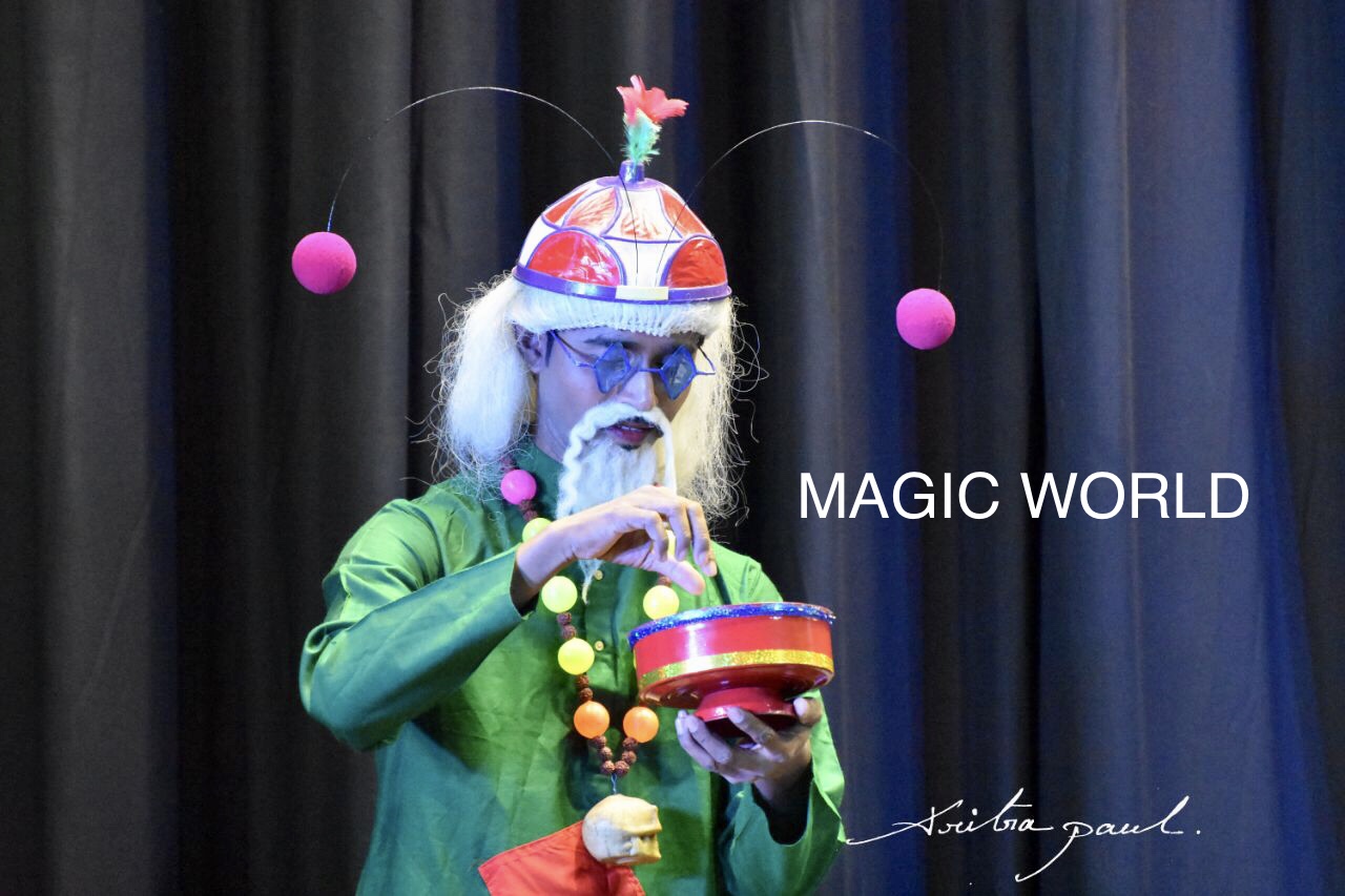 Magician Sanjit at Magic World prog