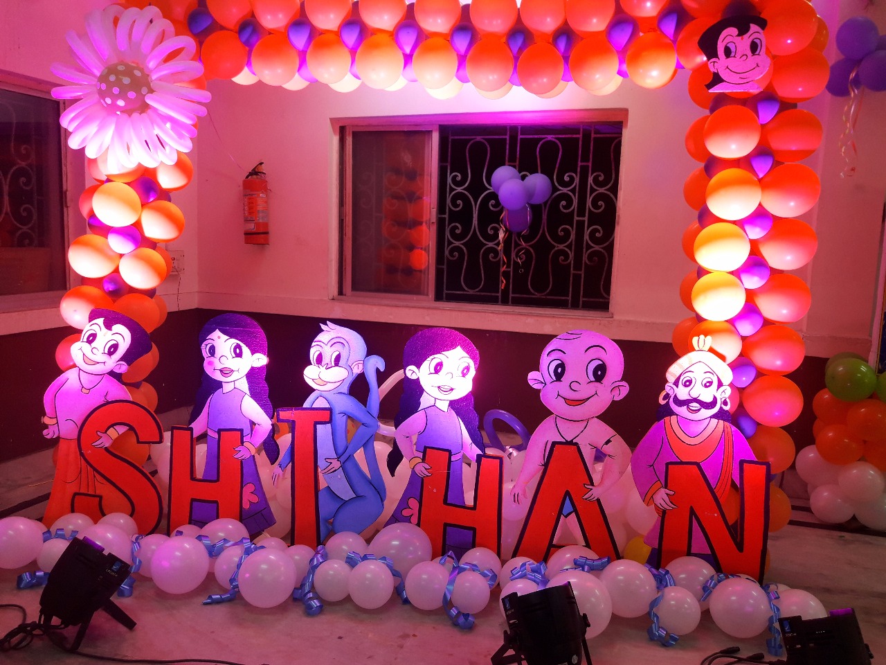 Group Selfi counter by Magic World