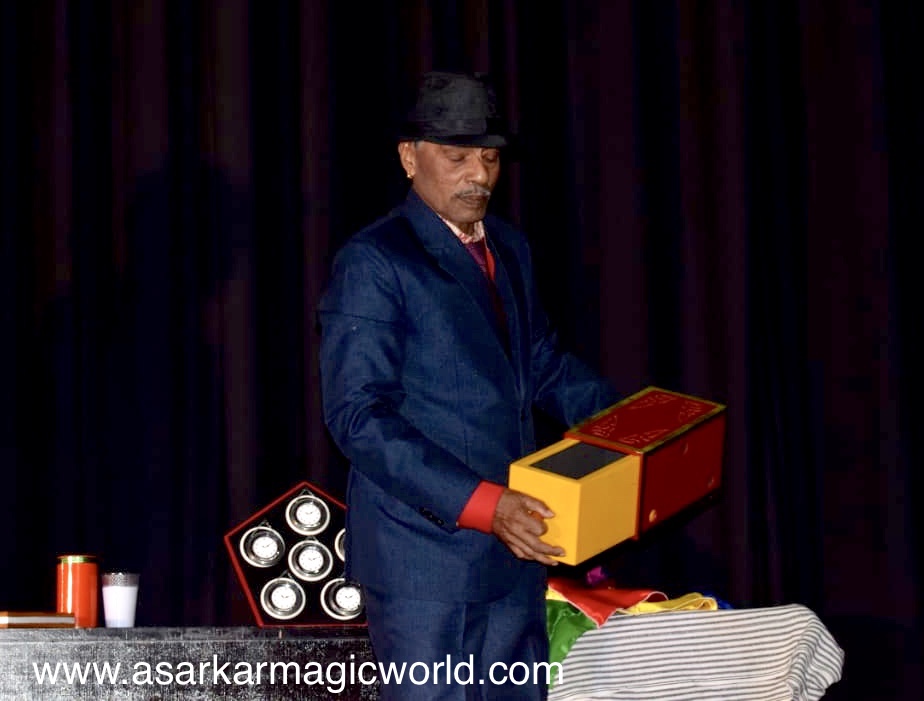 Magician Ashis at Magic World Annual Magic Prog 2019