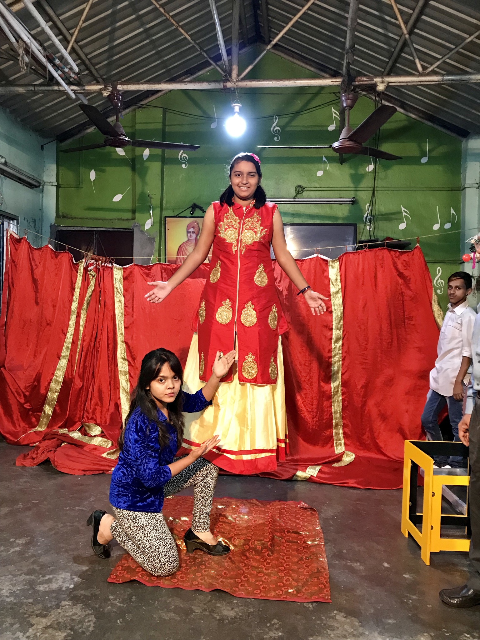 Magician Mahua & Anuska Magic World Magic Class