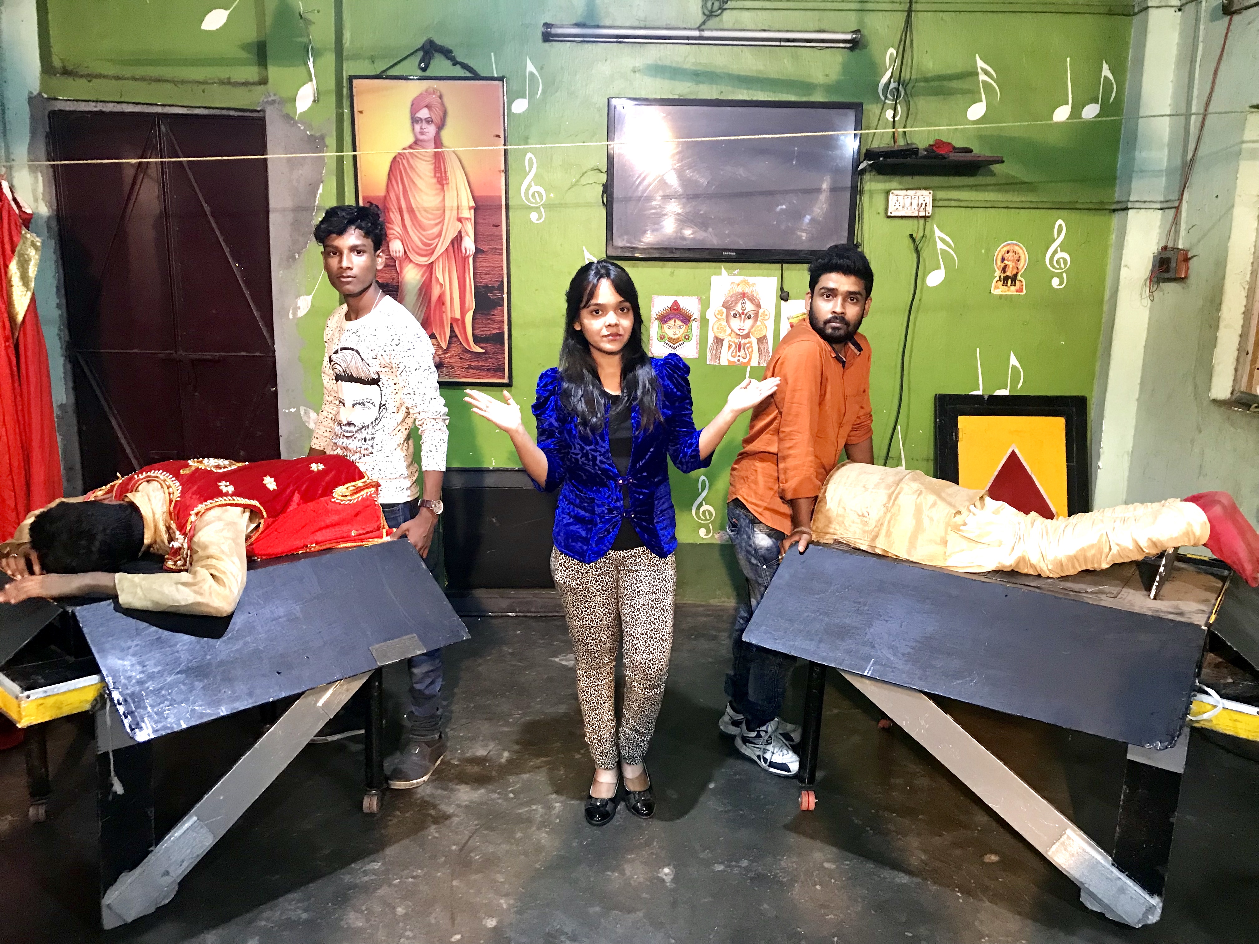 Magician Mahua at Magic World Magic Class