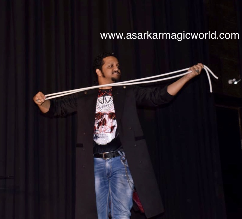 Magician Amazing David Nobo at Magic World Annual Magic Prog 2019