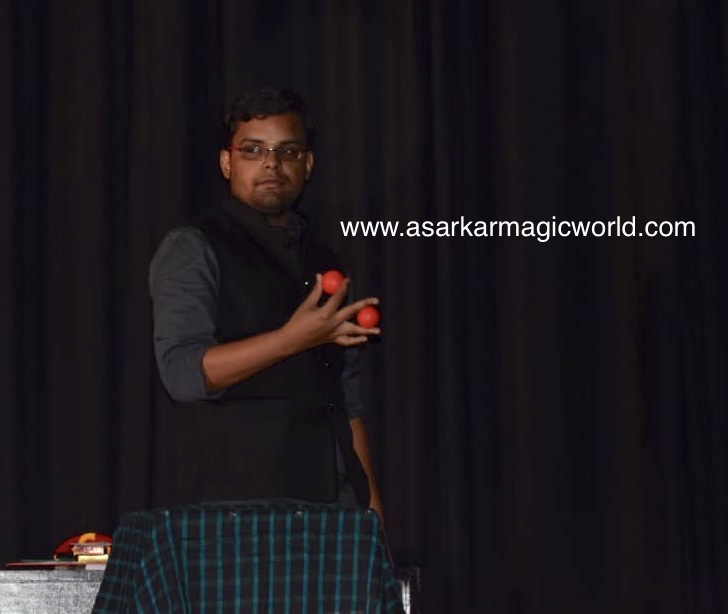 Magician Ashoke S at Magic World Annual Magic Prog 2019