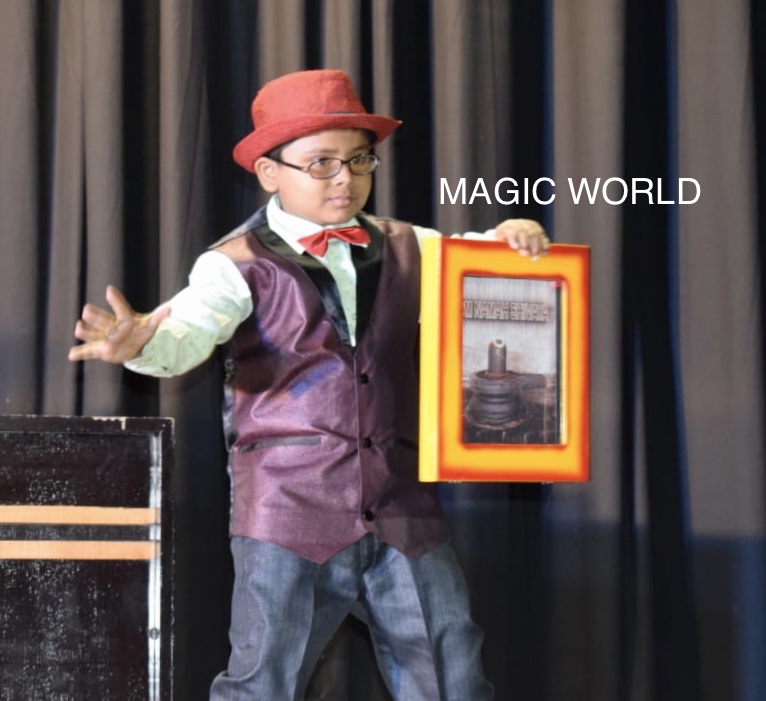 Magician Rik Kamilla at Magic World Annual Magic Prog 2019