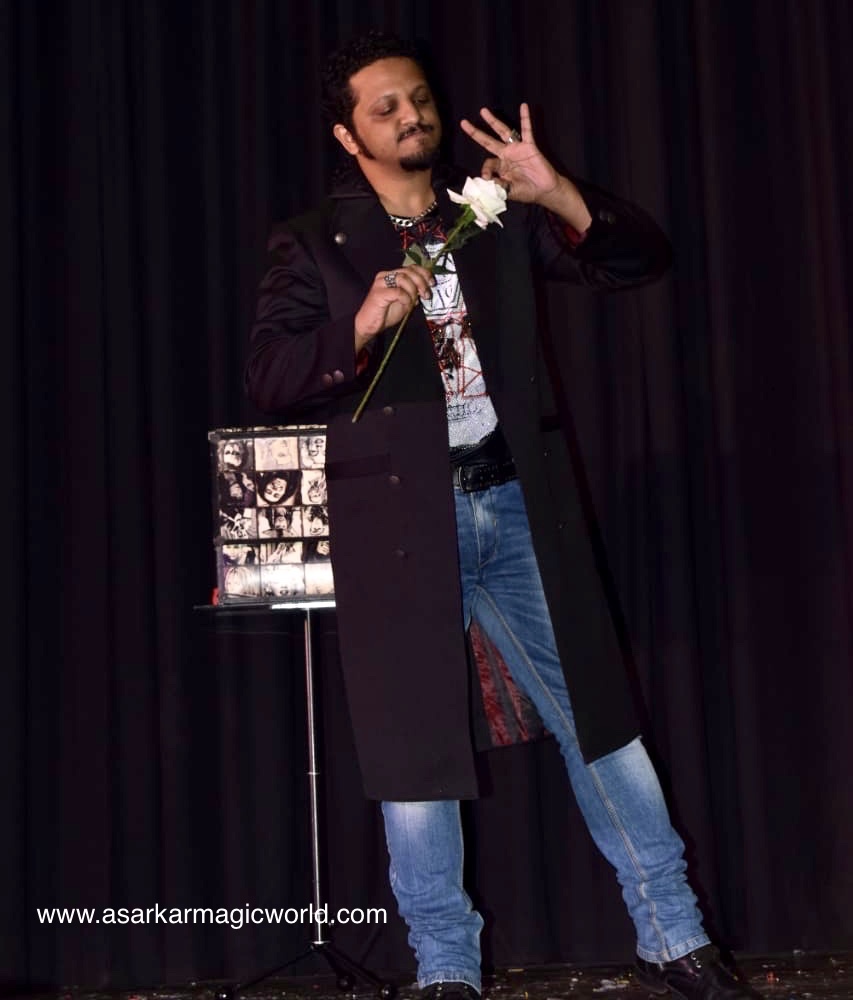 Magician Amazing David Nobo at Magic World Annual Magic Prog 2019