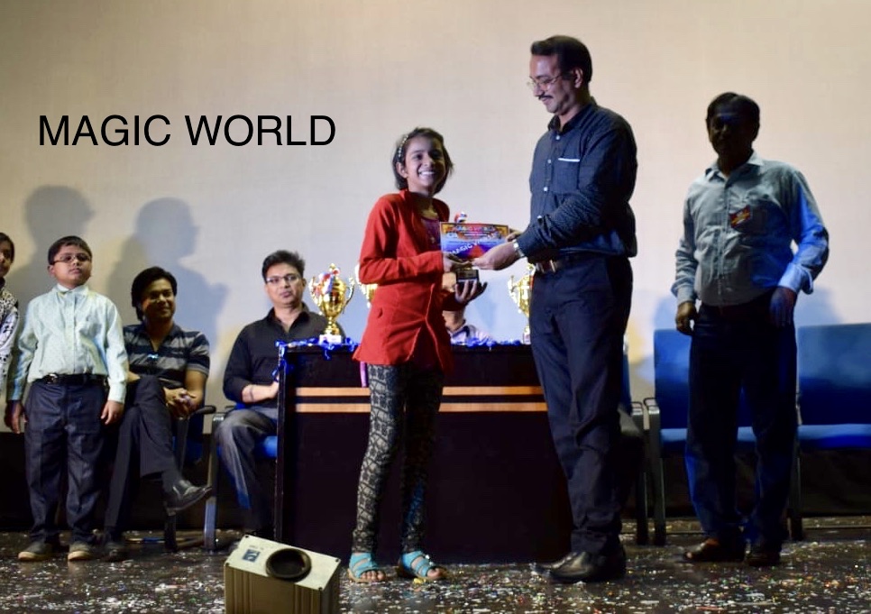 Magician Suniska Sarkar with S.Kumar Mukherjee at Magic World Annual Magic Prog-2019